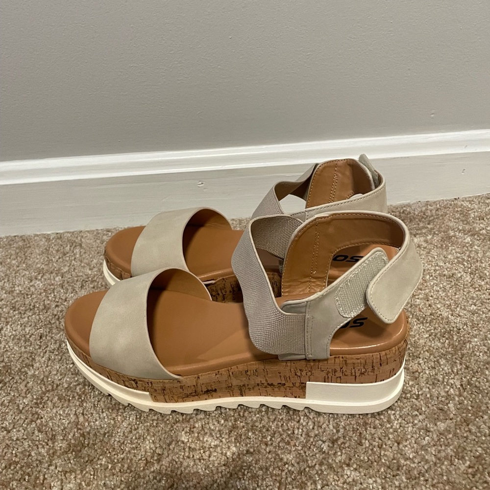 Chunky strapped sandals